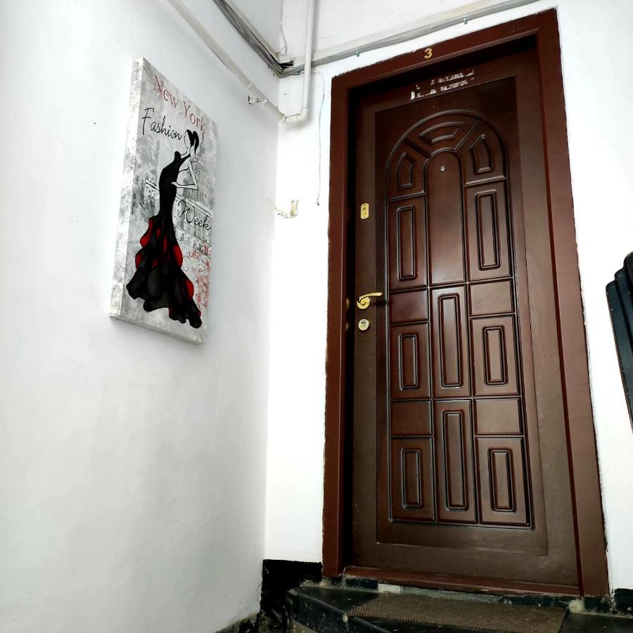 Garsoniera Centrul Bucurestiului Apartment Ngoại thất bức ảnh