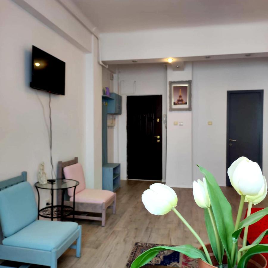 Garsoniera Centrul Bucurestiului Apartment Ngoại thất bức ảnh